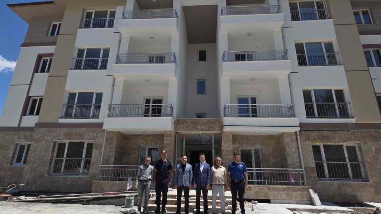 Kaymakam Algın ve Başsavcı Duran, adliye lojmanlarında incelemelerde bulundu
