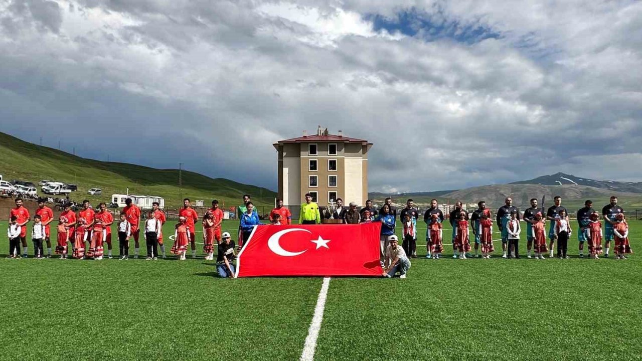 Tekman’da Mustafa Çiftçi futbol turnuvası şampiyonu Hürriyetspor oldu