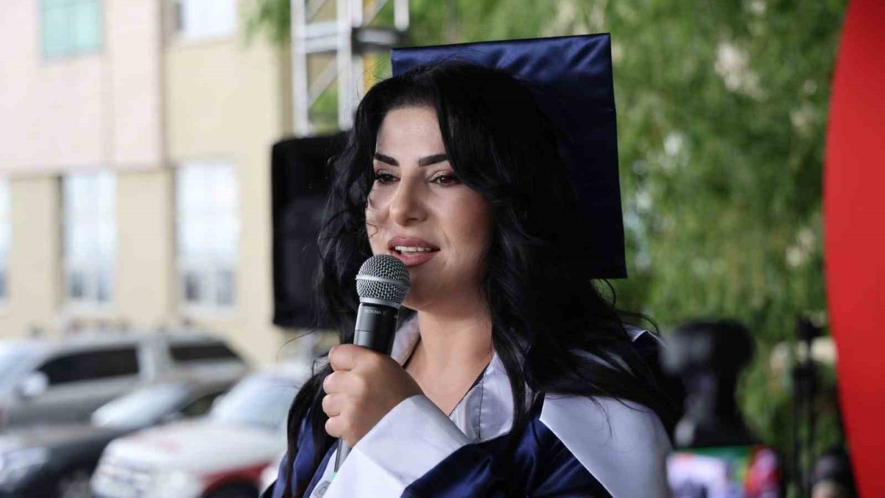 Açık lise mezuniyetinden üniversite birinciliğine: Emine Güneş’in azim ve başarı hikayesi