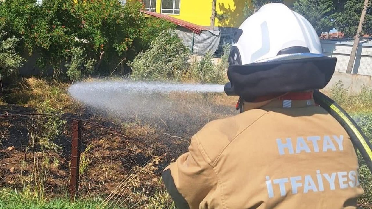 Hatay’da bahçe yangını itfaiye ekipleri tarafından söndürüldü