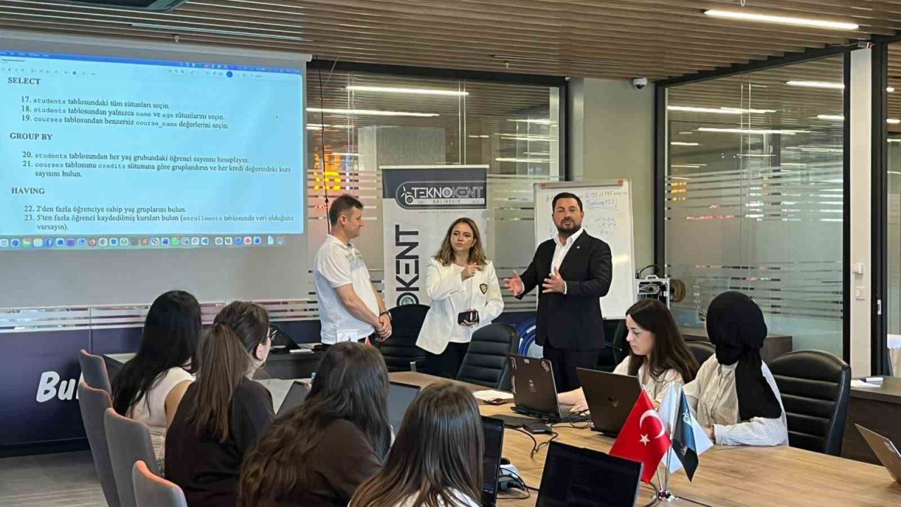 Balıkesir Teknokent’te Veri ve Yapay Zekâ Eğitim programı başarıyla tamamlandı