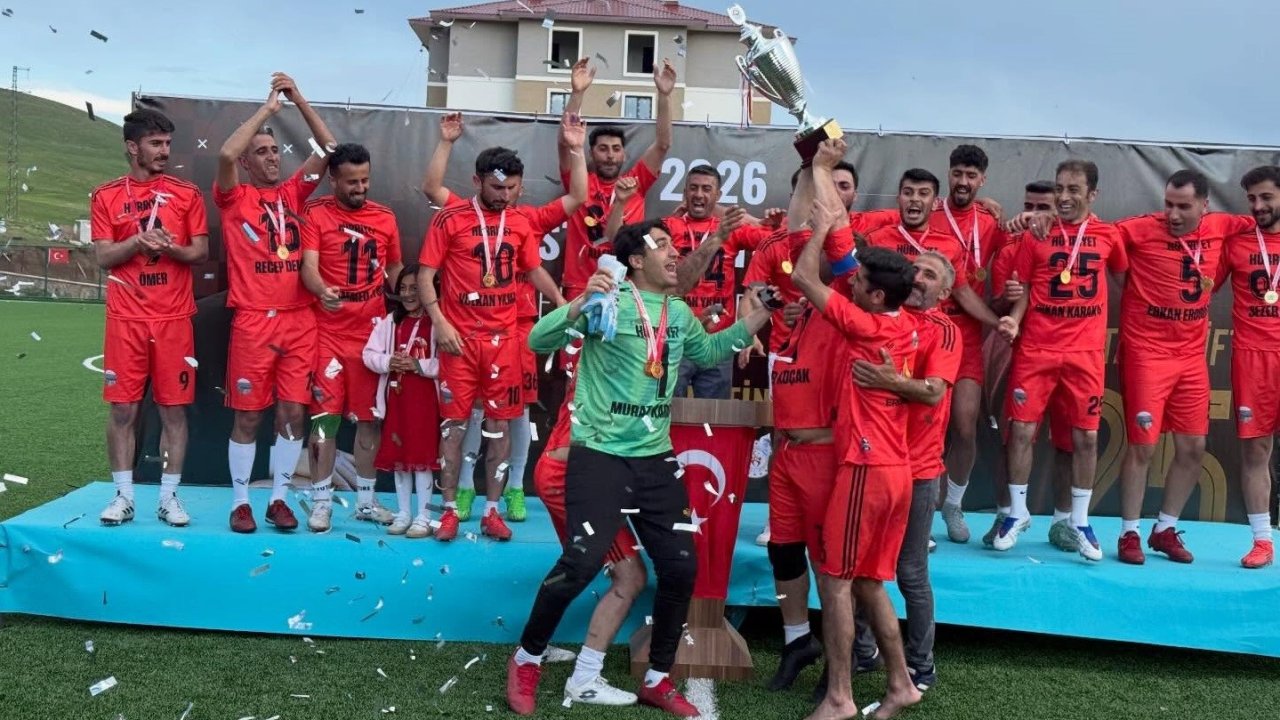 Tekman’da futbol şöleni: 2026 Mustafa Çiftçi sezonu şampiyonu Hürriyetspor oldu