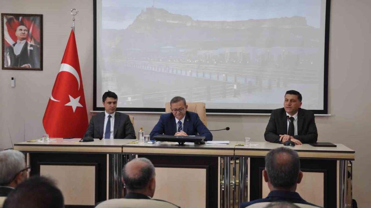 Vali Polat’tan kurumlara net mesaj: "Bahane değil, sonuç istiyorum!"