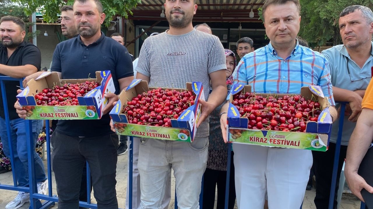 Alaşehir’in en güzel kirazı seçildi