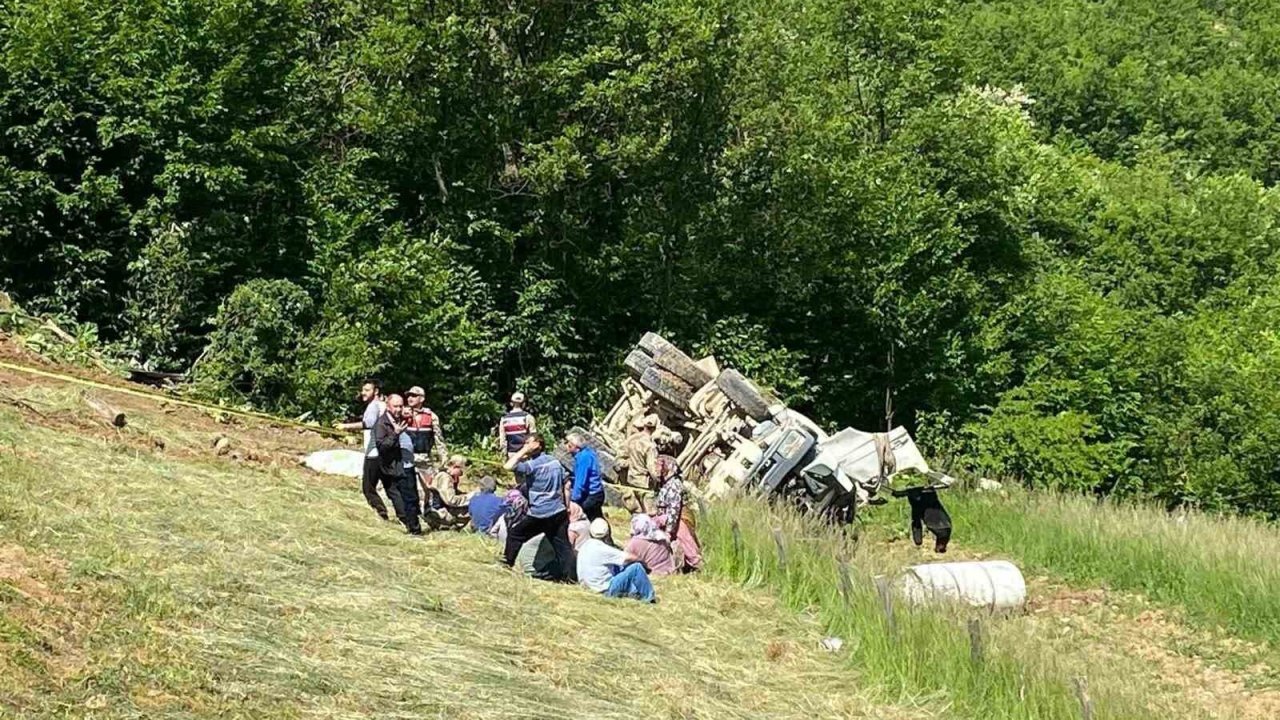 Gümüşhane’de beton mikseri 150 metrelik dik yamaçtan yuvarlandı: 2 ölü, 1 yaralı