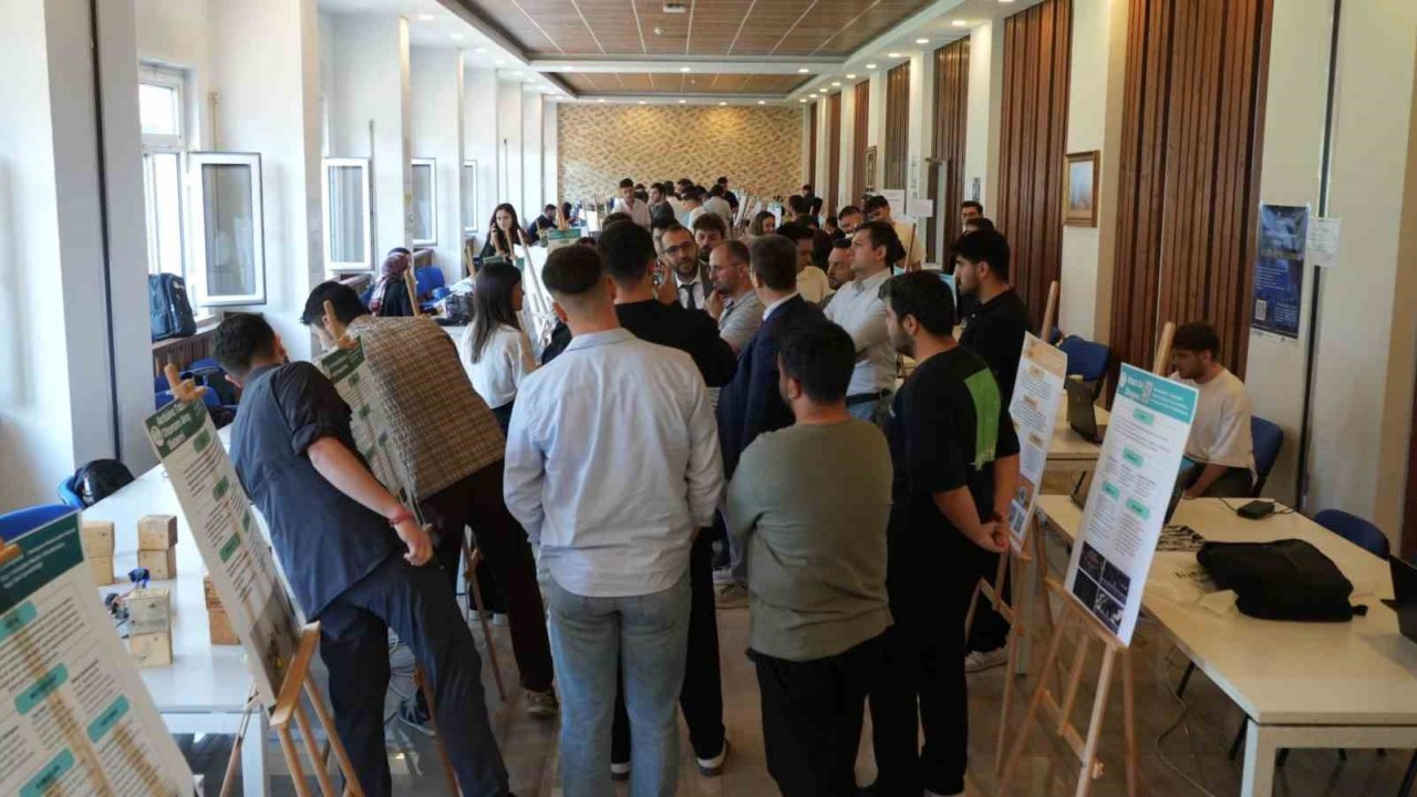 KBÜ Bilişim Teknolojileri MYO’da bitirme projeleri tanıtıldı