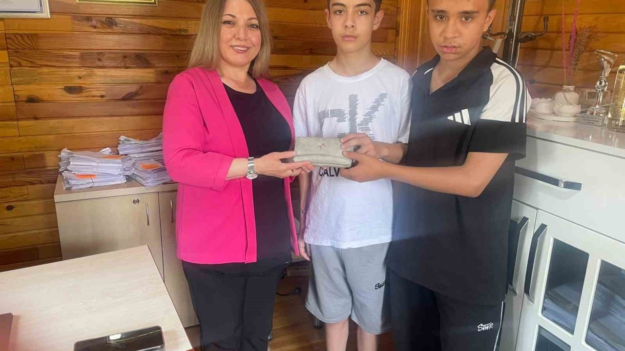 Eskişehir’de çocuklardan örnek davranış