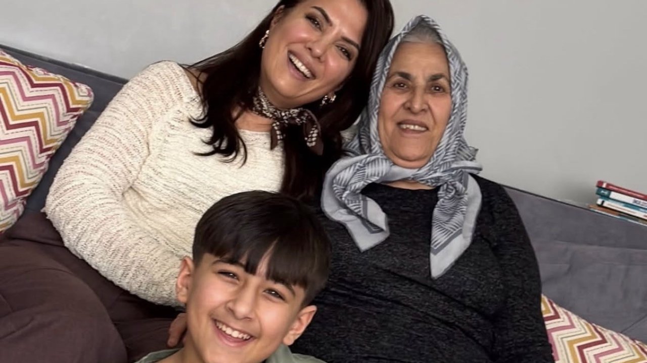 Ünlü yazar Dilek Cesur’un annesi gözyaşları içinde toprağa verildi