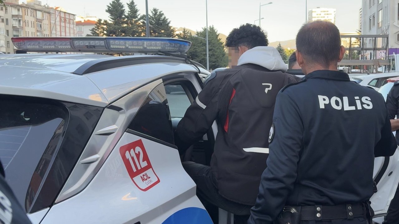 Polis ekipleri kız arkadaşına zarar vereceği iddia edilen şahsı yakaladı