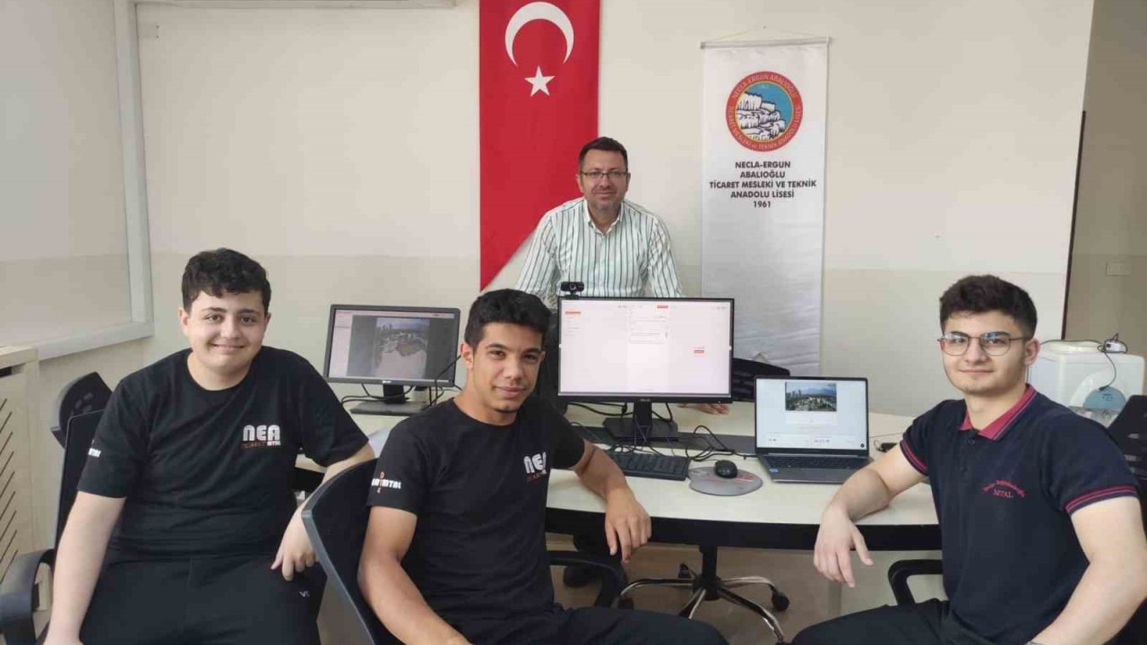 Denizlili gençlerin ‘Hava kalitesini izleyen akıllı göz’ projesi finale çıktı