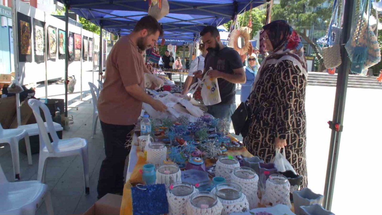 Balıkesir’de Özel Öğrencilerin el emeği ürünler görücüye çıktı