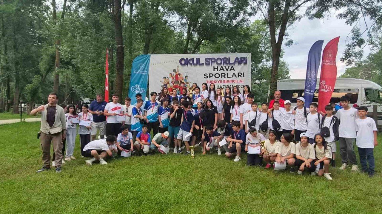Hava sporlarında Manisa rüzgarı esti