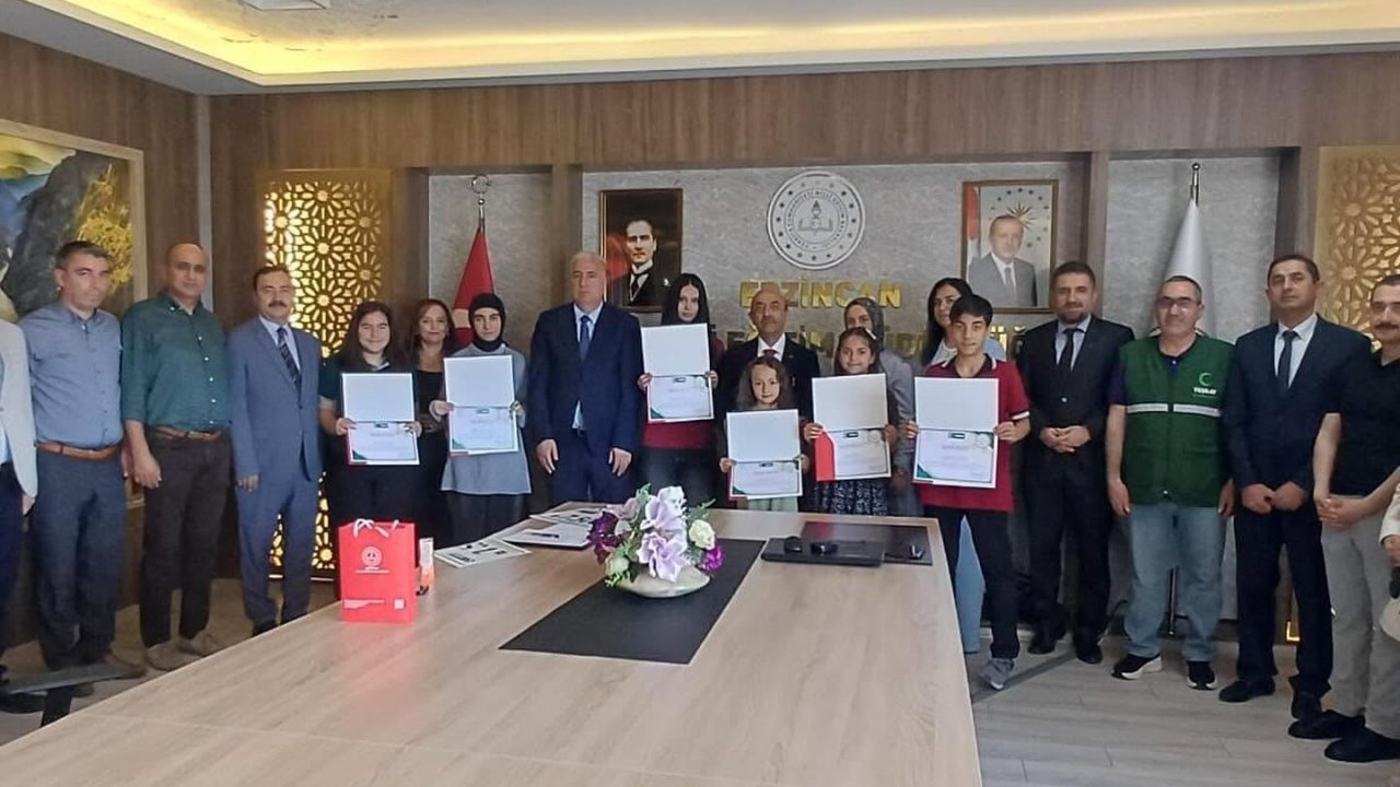 Sağlıklı Nesil Sağlıklı Gelecek Yarışması’nda dereceye giren öğrenciler ödüllendirildi