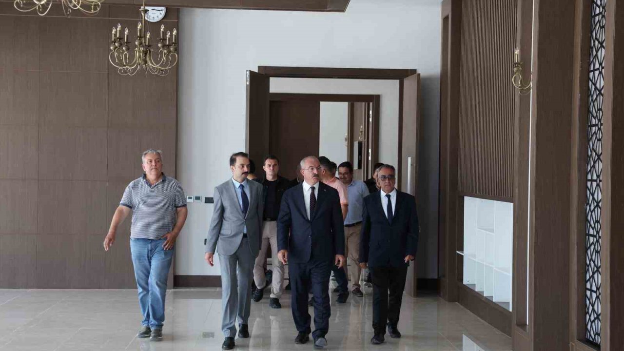 Çanakkale Havalimanı DHMİ Genel Maksatlı Garaj ve VIP Binası inşaatında inceleme