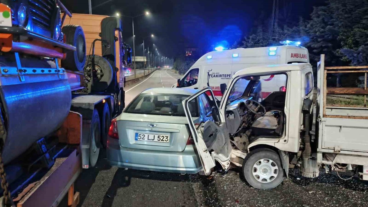 Ordu’da kamyonet ile otomobil çarpıştı: 1 ölü, 1 yaralı
