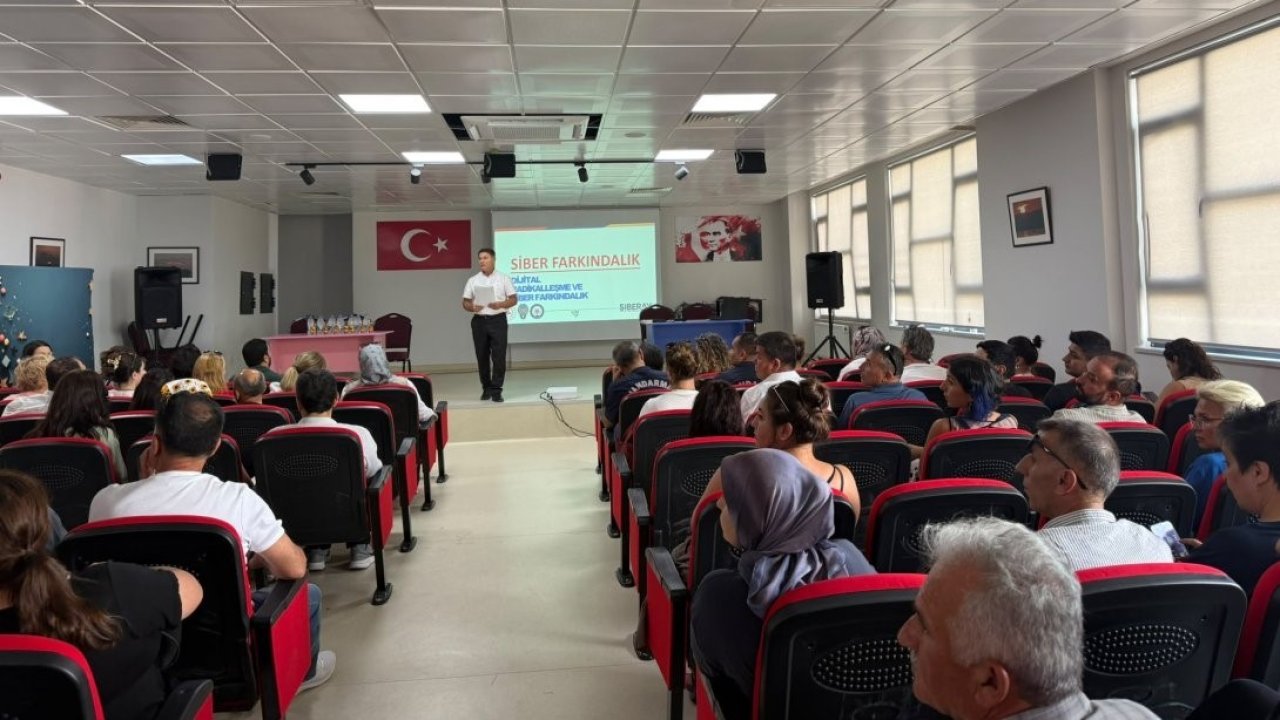 Burhaniye’de Okul Güvenliği Bilgilendirme Toplantısı yapıldı
