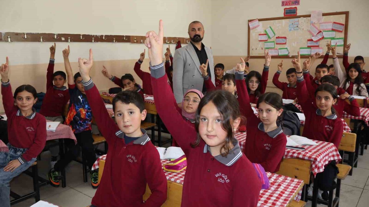 Vanlı öğrenciler matematik olimpiyatlarında dünya şampiyonu oldu