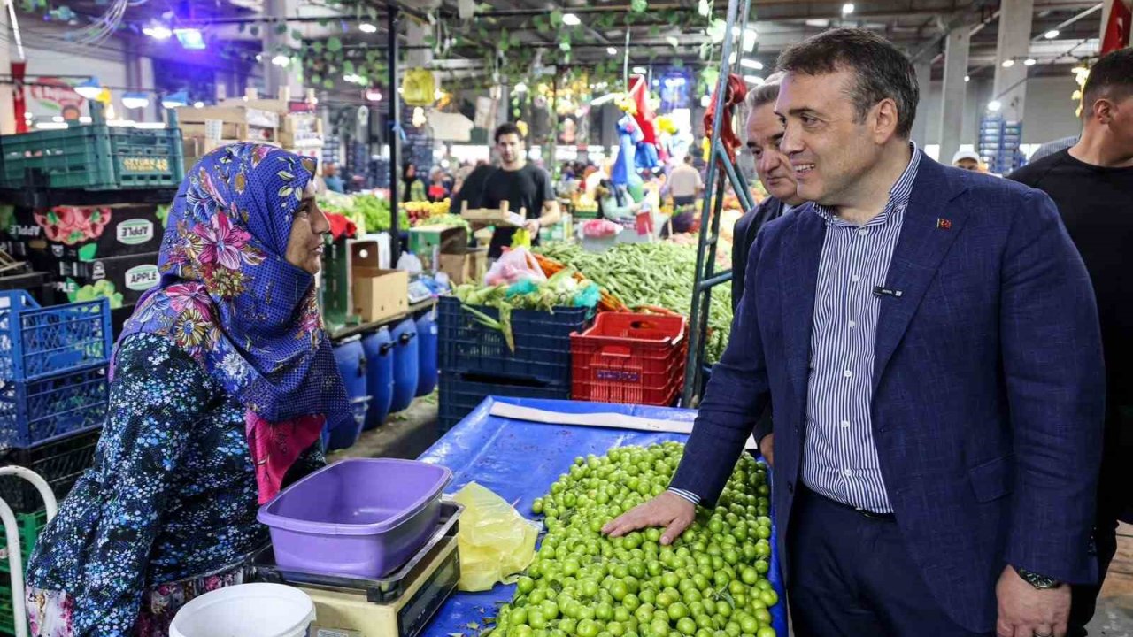 Vali Sözer, pazar esnafı ve vatandaşlarla bir araya geldi