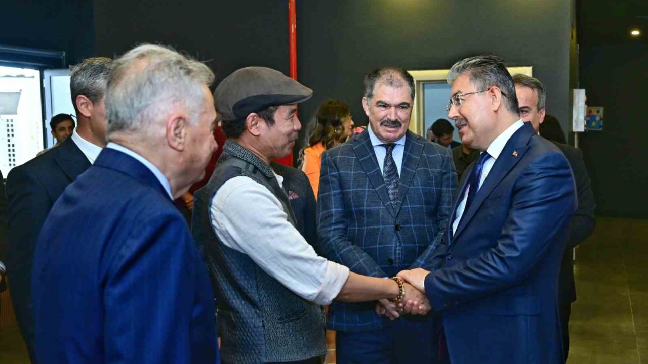 Eğitime destek veren hayırseverler "Ahde Vefa Resim Sergisi"