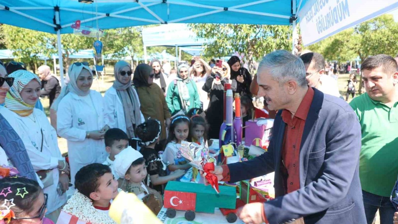 Çayırova’da çevre şenliği renkli görüntülere sahne oldu