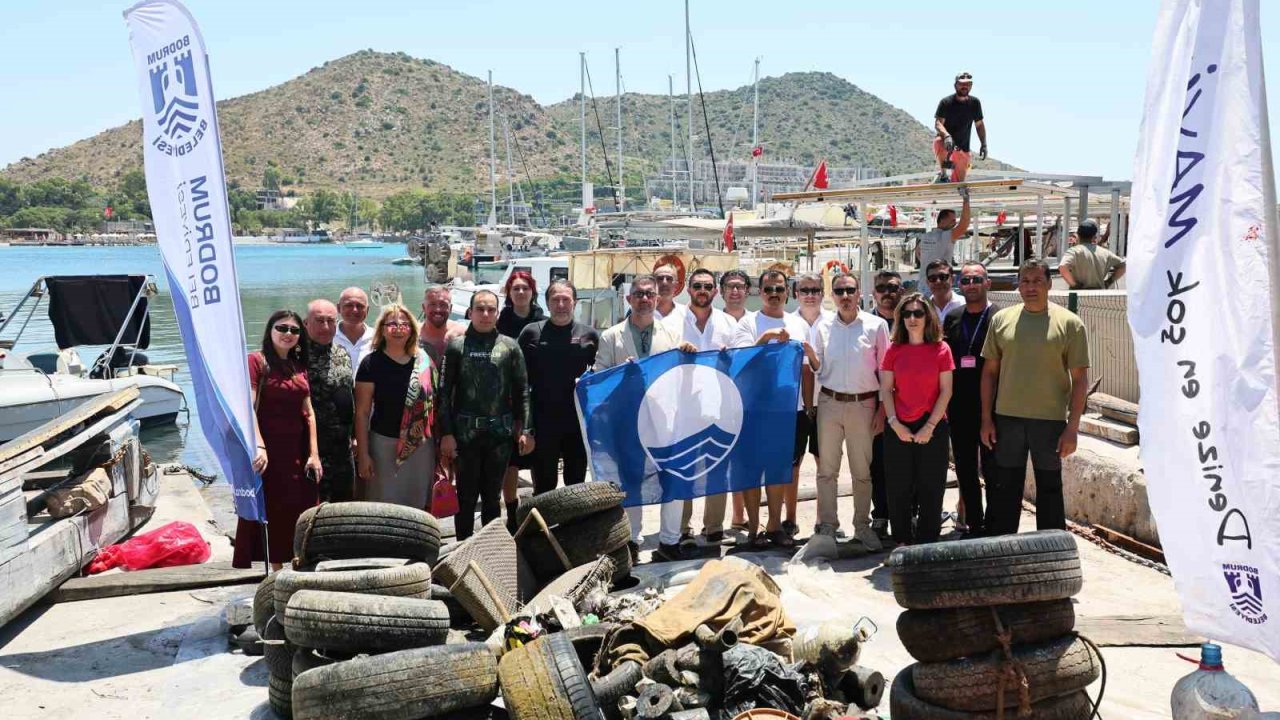 Akyarlar’da deniz dibinden 1 ton çöp çıktı