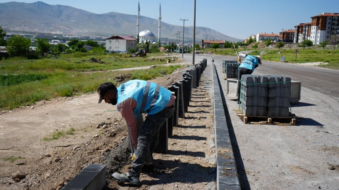 Niğde Belediyesi’nden kent genelinde yol ve altyapı seferberliği