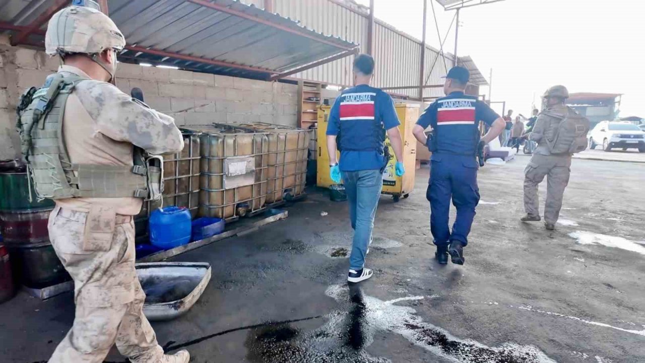 Osmaniye’de toprağa gömülü tankta kaçak akaryakıt bulundu