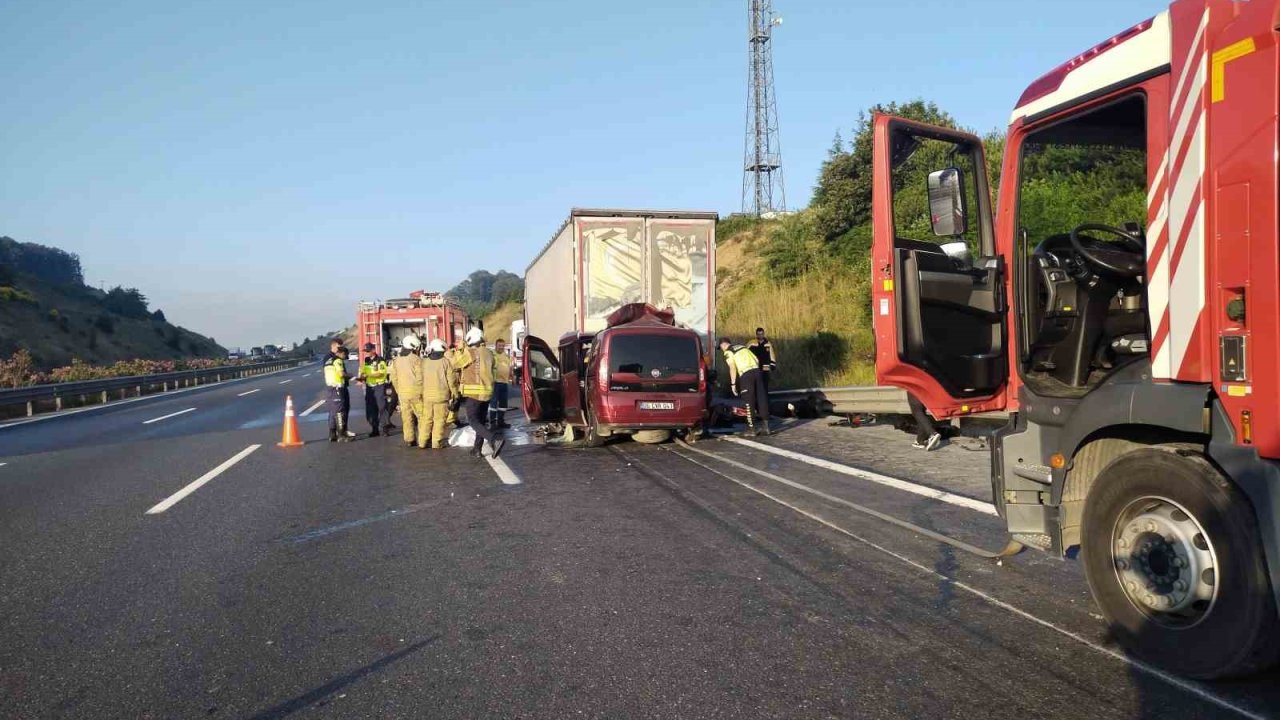 Kuzey Marmara Otoyolu’nda feci kaza: 1’i bebek 3 kişi hayatını kaybetti