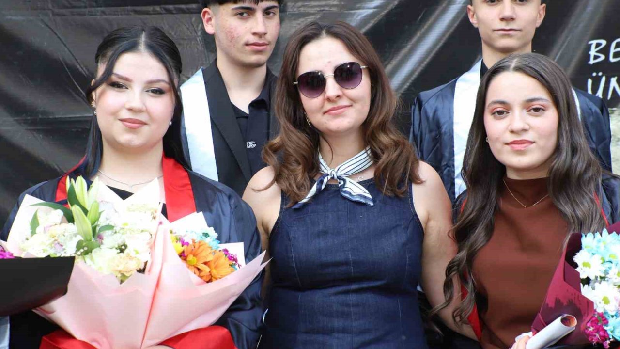 Hakkari’de mezuniyet heyecanı