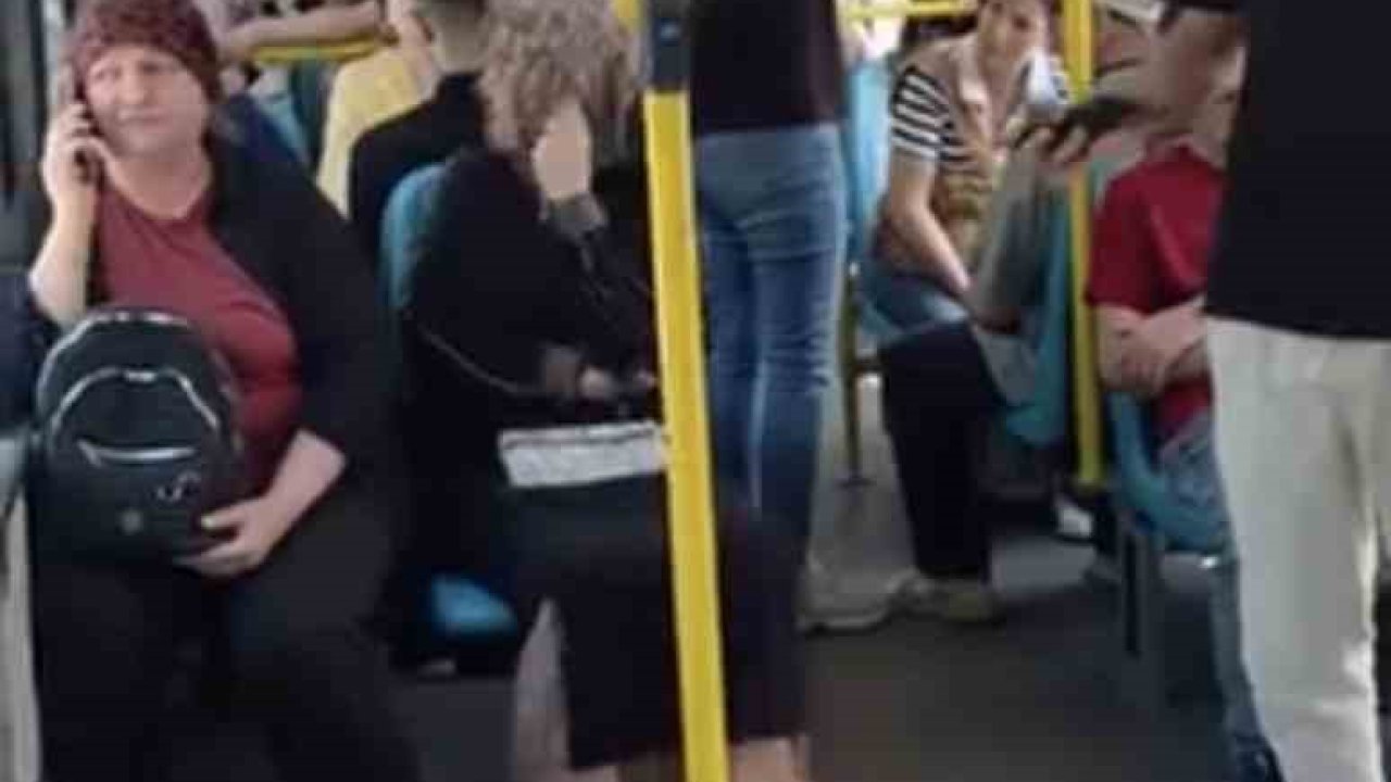 Metro’da yüksek sesle konuşma tartışması