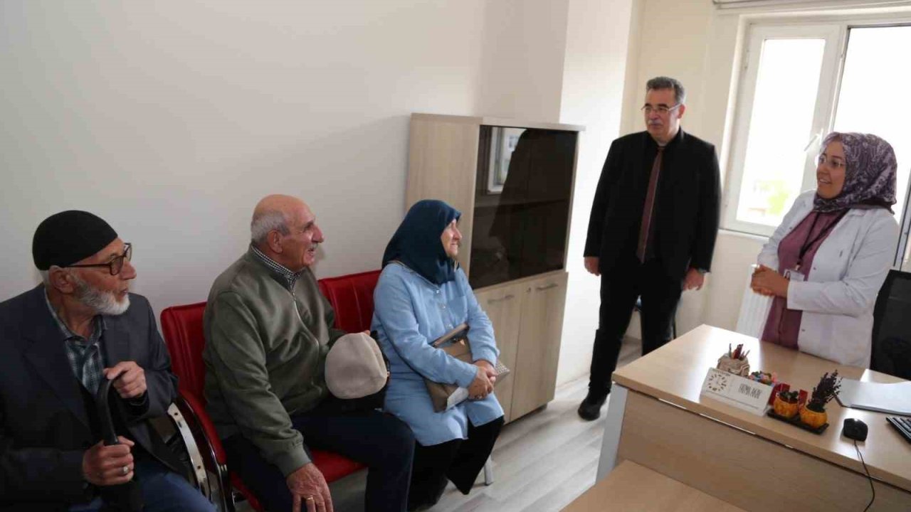 Erzurum’da asırlık çınarlara sağlıklı hayat merkezinde özel ilgi