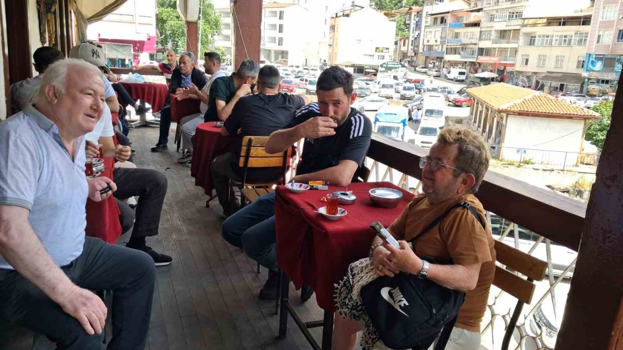 Niksar’da yaşayan 1 metrelik adam ilçenin neşe kaynağı oldu