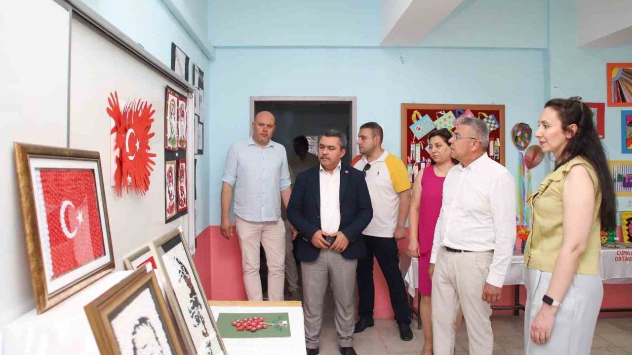 Köşklü öğrenciler eserlerini sergiledi
