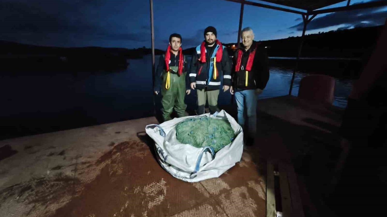 Kastamonu’da baraj gölünde yüzlerce metre hayalet ağ ele geçirildi: 200 kilogram sazan kurtarıldı