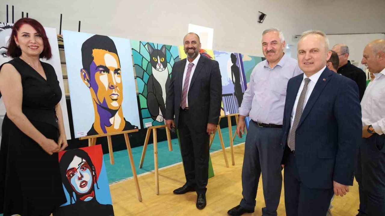 Bafra Fen Lisesi’nde sanat rüzgarı: 106 eser sergilendi