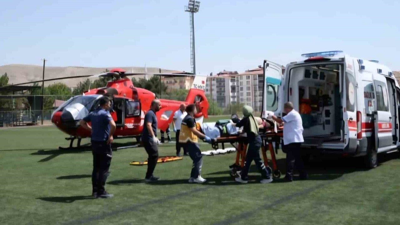 84 yaşındaki hasta ambulans helikopterle Malatya’ya getirildi