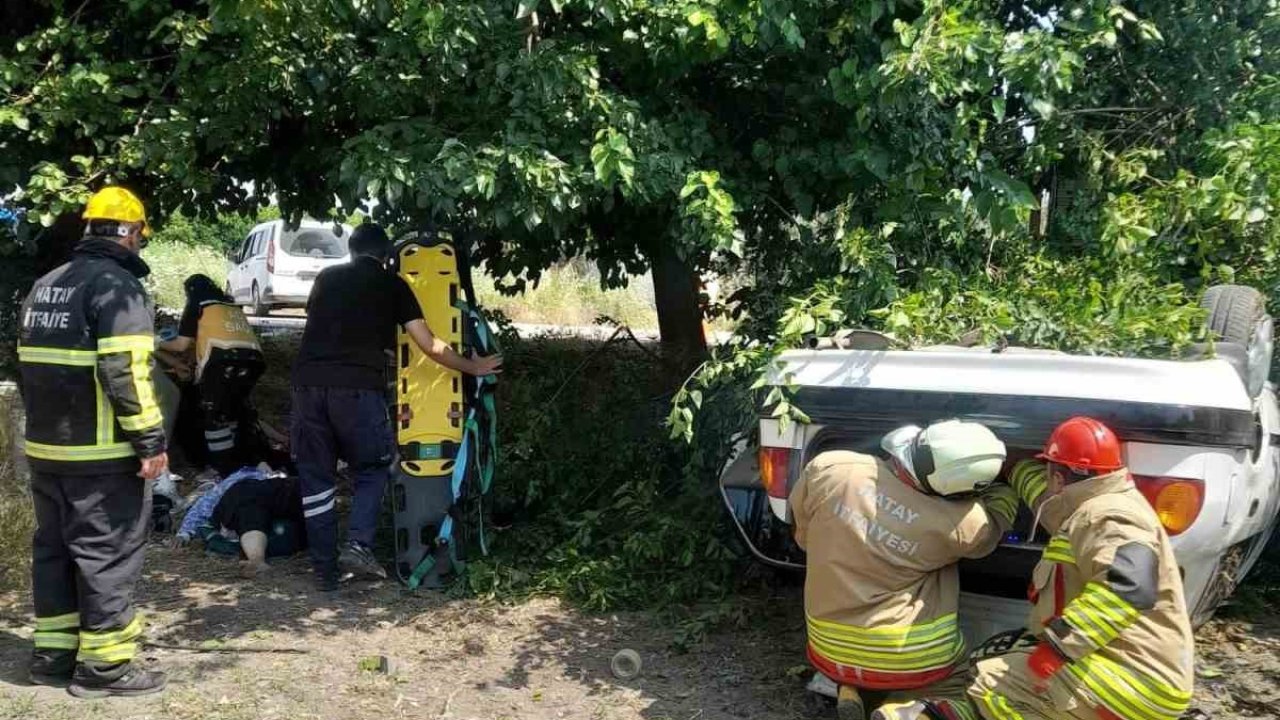 Erzin’de otomobil takla attı: 3 yaralı