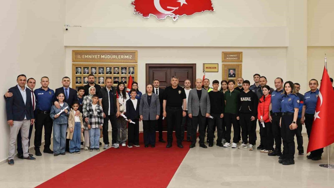 "Biz Bize Yeteriz" dediler, çocukların eğitimine gönüllü destek oldular