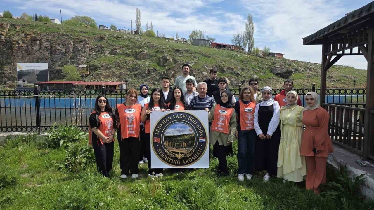 Ardahan’da fidanlar toprakla buluşuyor
