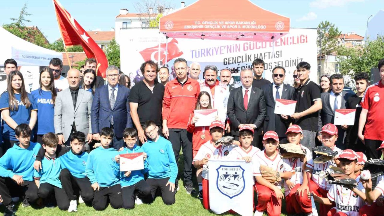 Eskişehir’de ’Gençlik ve Spor Şöleni’ gerçekleştirildi