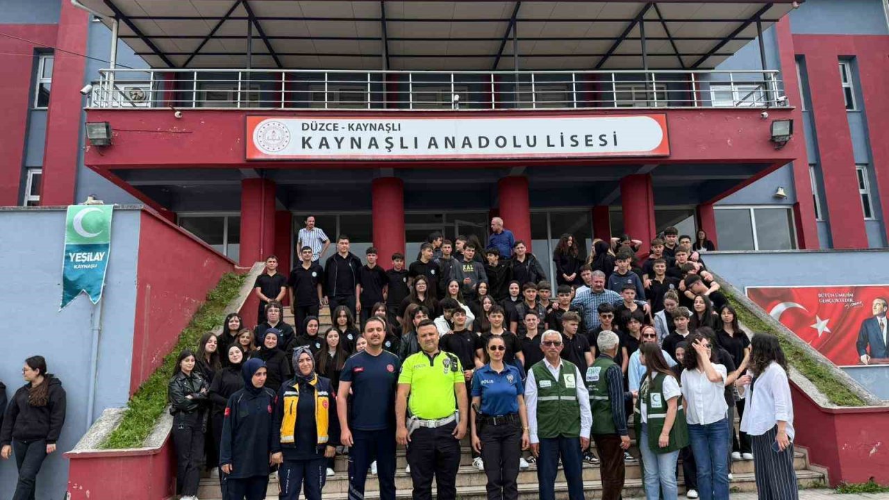 Sigaranın zararlarına dikkat çektiler