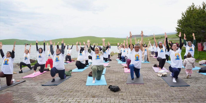 Kars'ta Uluslararası Yoga Günü Kutlandı