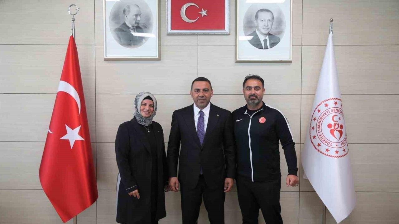 Bakan Yardımcısı Yerlikaya şampiyonları kutladı