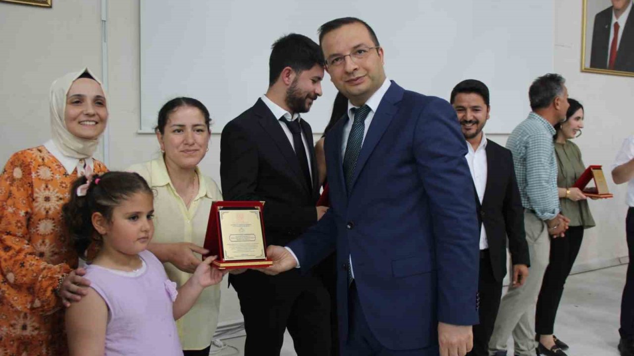 Cizre’de 7’den 70’e Okuyan Cizre Projesinde 2,5 milyon sayfa kitap okundu