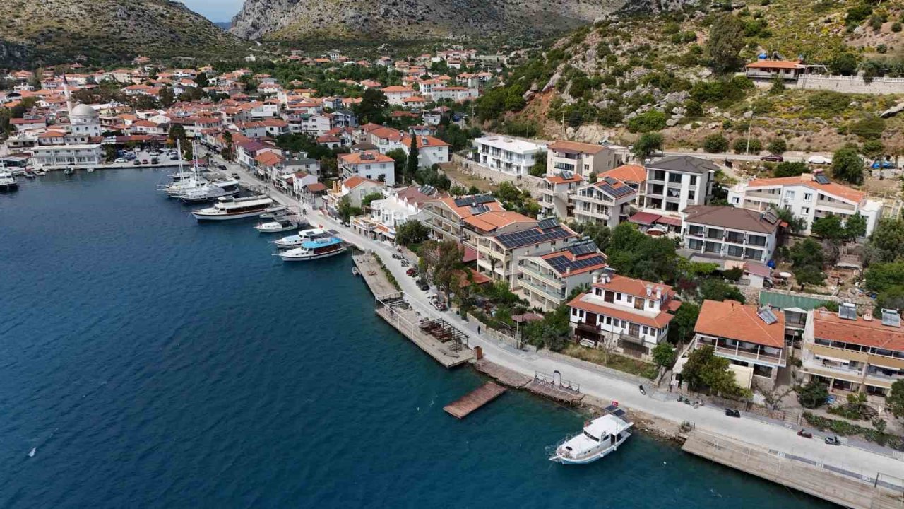 Bozburun sahili yeni yüzüne kavuştu