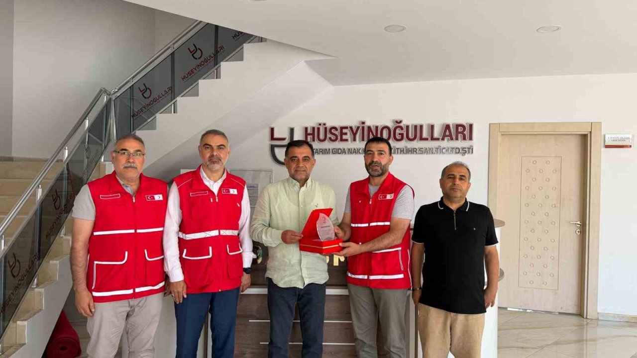 Kızılay’dan Veysi Duyan’a "Yılın Bağışçısı" ödülü