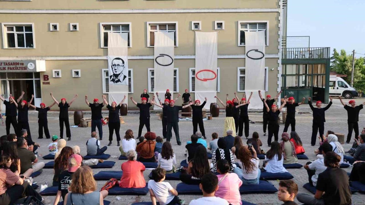 Mezuniyet festivalinde hafıza teması hayat buldu