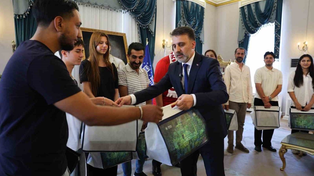 Başkan Vekili Biba, şampiyon marşın bestecilerini ağırladı