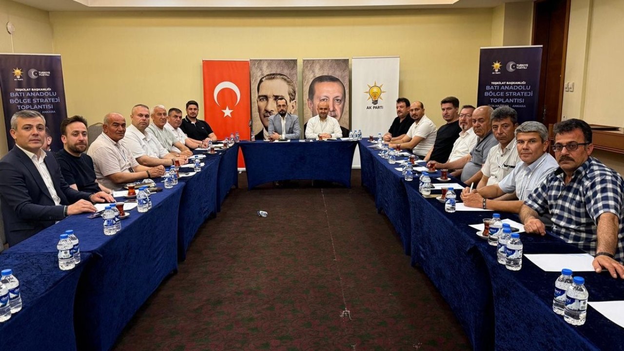 Eskişehir AK Parti Teşkilatı, Batı Anadolu Bölge Strateji Toplantısı’na katıldı