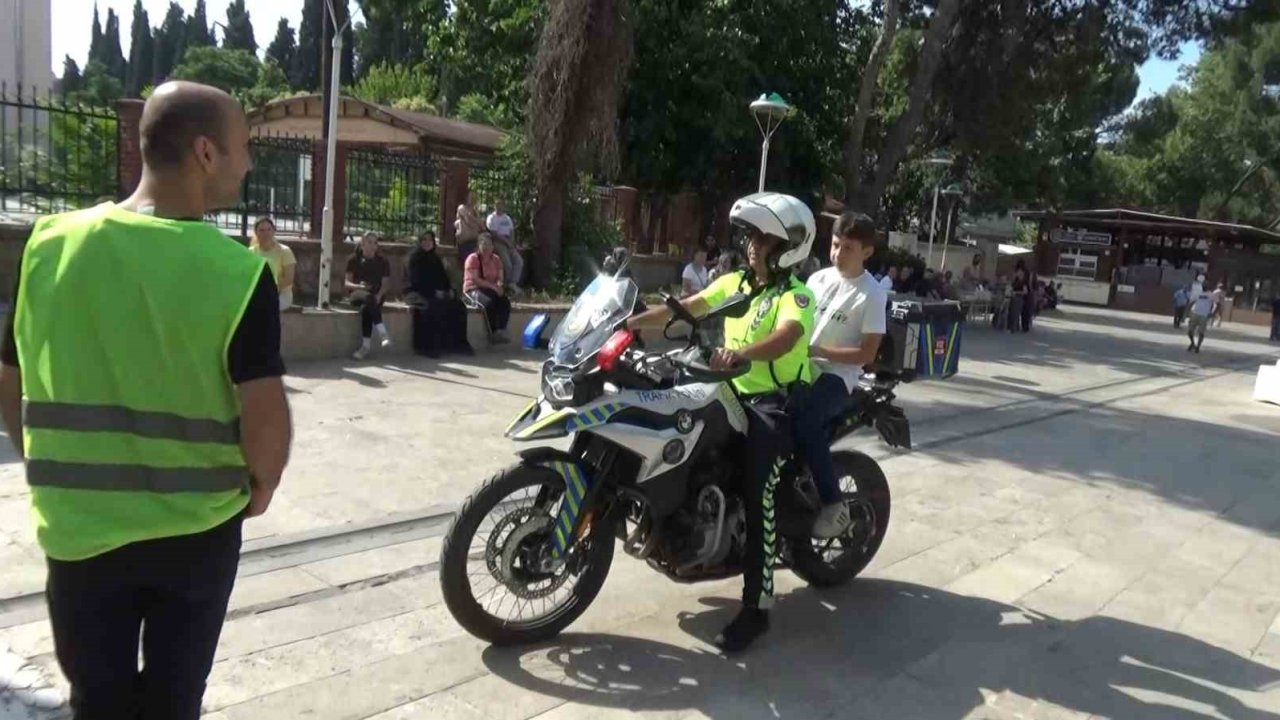 Veliler, kimliği kaybolan genç için seferber oldu